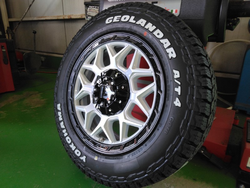 ハイエース 200系 車検対応 新品 タイヤホイール 4本セット ヨコハマ ジオランダー AT4 215/65R16 16インチ LEXXEL InFerno｜Auto Craft WAT