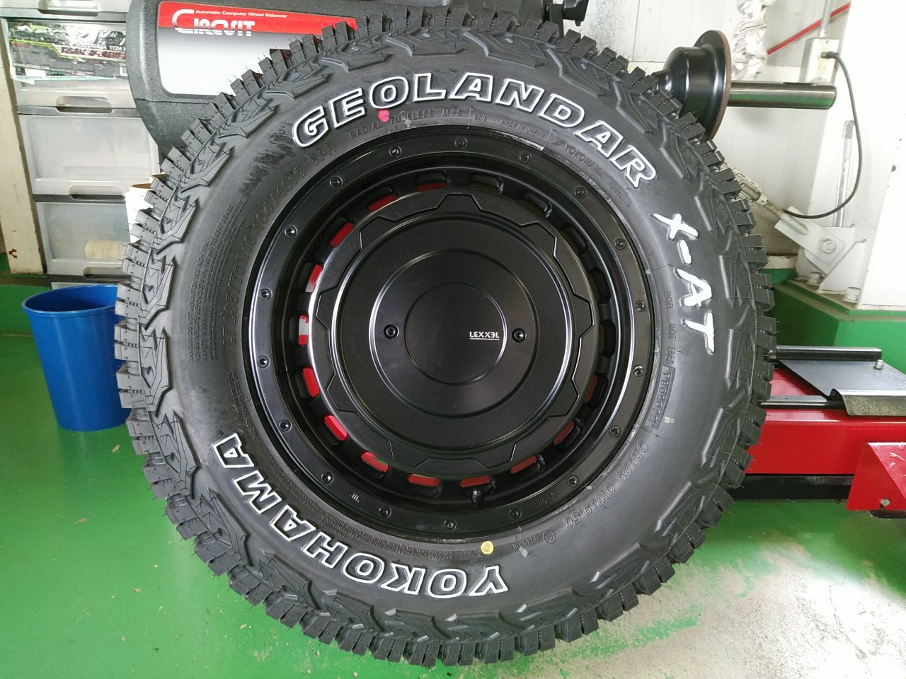 ジムニー 人気 タイヤホイールセット 195R16 ヨコハマ ジオランダー X-AT 16インチ レクセル スワッガー オールドスタイル|Auto Craft WAT