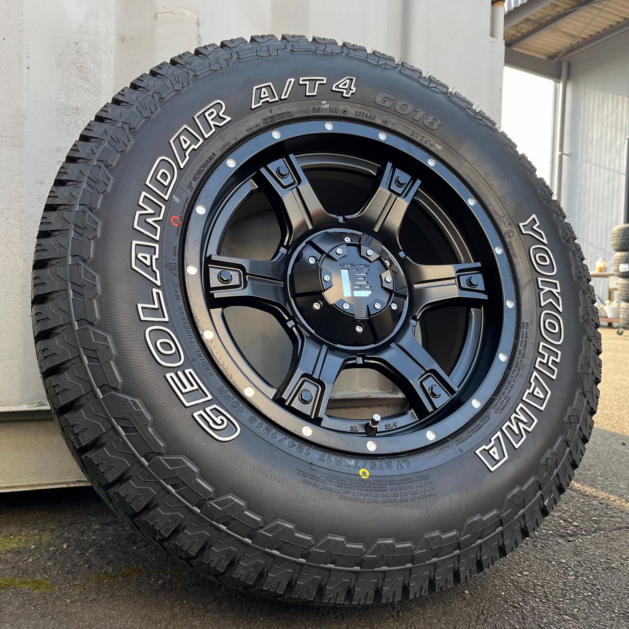 【新品4本セット】ハイラックス プラド トライトン パジェロ対応 ヨコハマ ジオランダー AT4 G018 265/65R17 265/70R17 275/70R17 285/70R17 295/70R17 LEXXEL レクセルホイール OutLaw アウトロー 新品 タイヤホイール 17インチセット｜Auto Craft WAT 104,500円