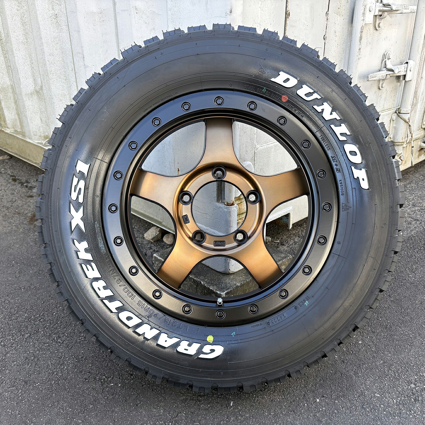 【4本セット】215/70R16 ジムニー jb64 スタッドレス 16インチ ダンロップ グラントレック XS1 215/70R16 ホワイトレター BDX05