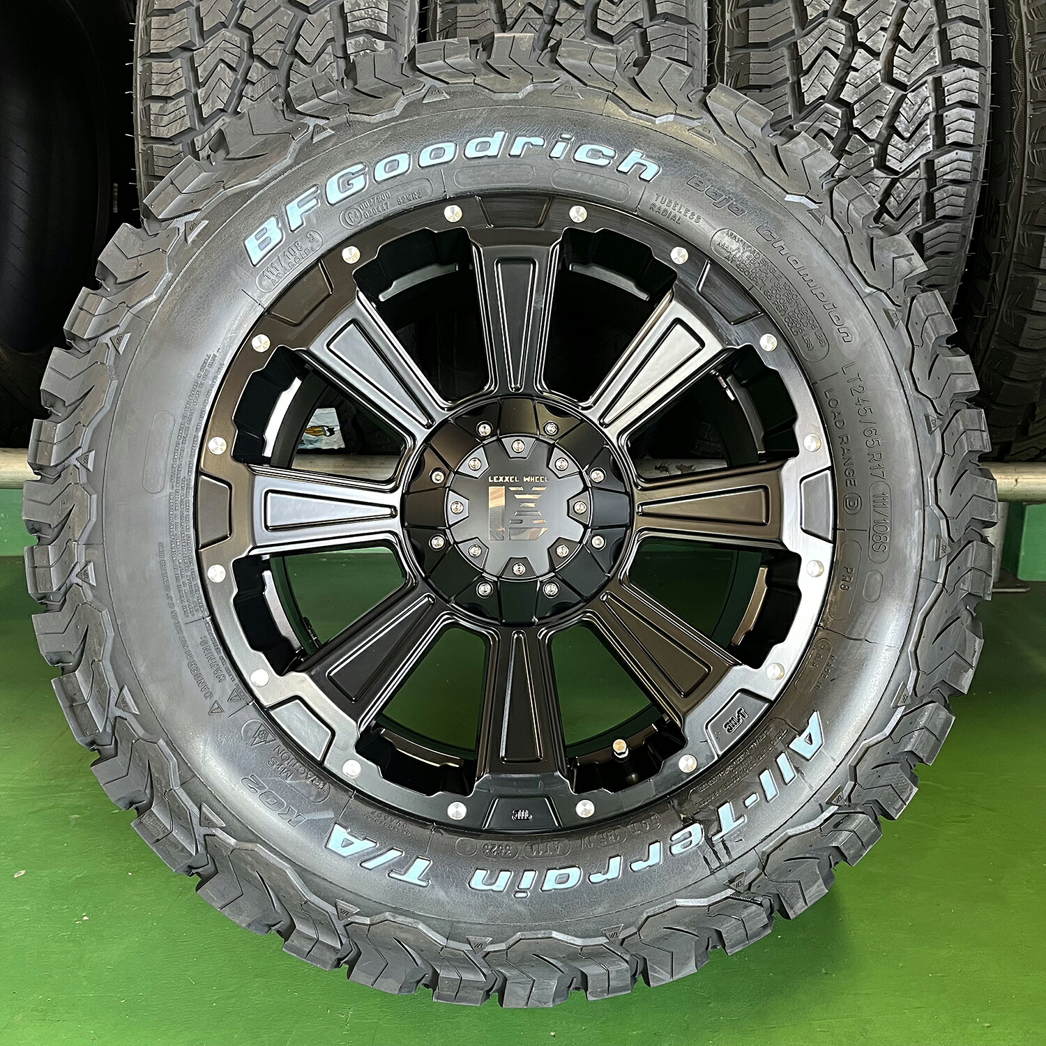 RAV4 CX8 CX5 デリカD5 エクストレイル アウトランダー 新品 タイヤホイール 4本セット 17インチ BF Goodrich ALLRERRAIN KO2 245/65R17 LEXXEL DeathRock レクセル デスロック ホワイトレター 1台分