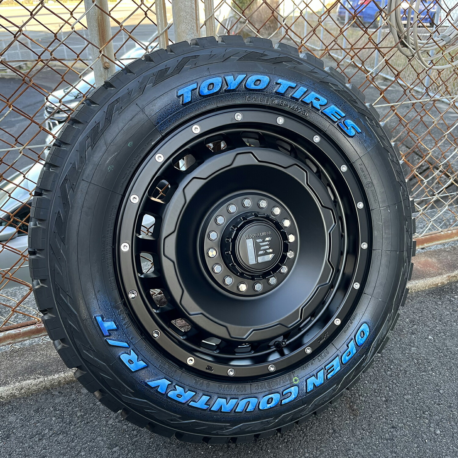 車検対応 200系 ハイエース HIACE 16インチ SwaGGer タイヤホイール TOYO オープンカントリーR/T 215/65R16 新品4本セット メッキビス|Auto Craft WAT
