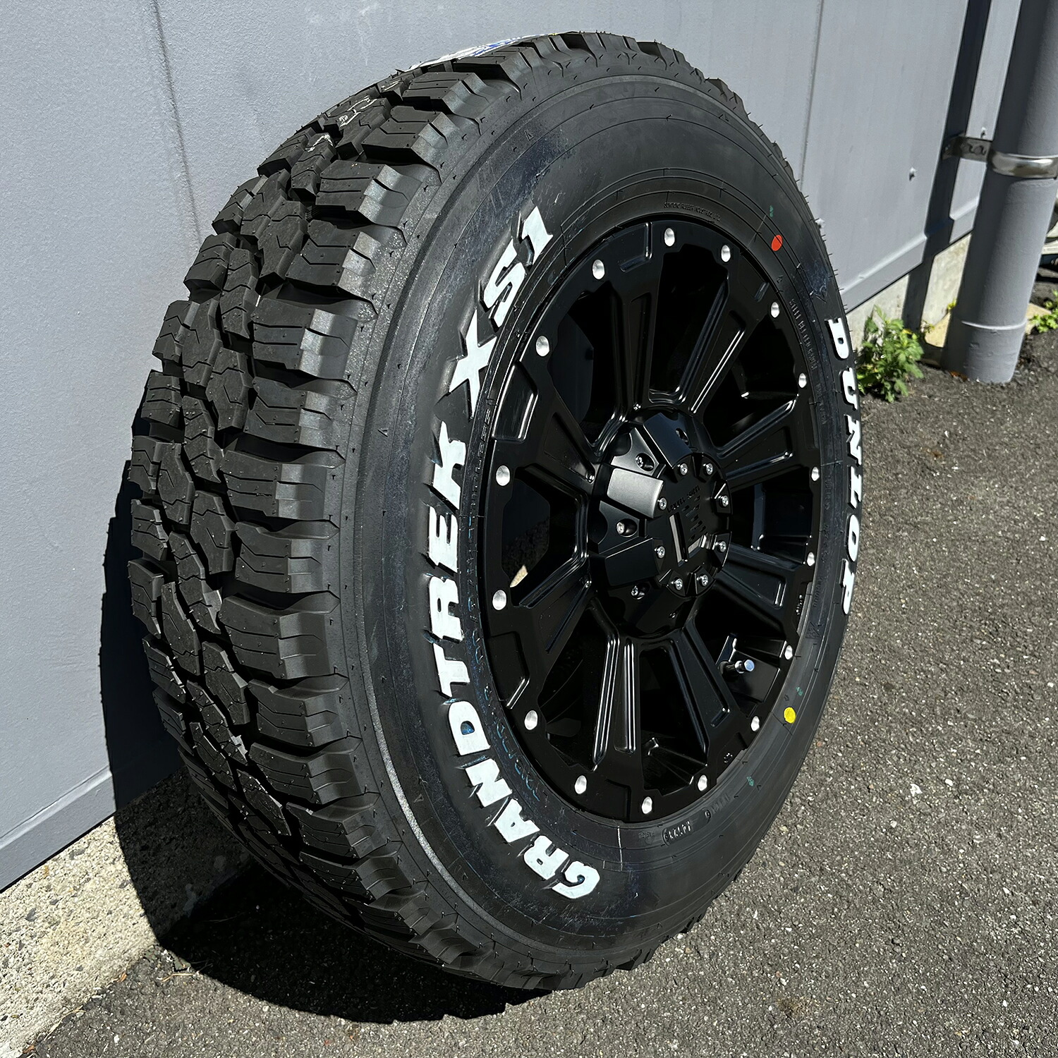 スタッドレスタイヤ エクストレイル cx-5 ジューク 215/70R16 LT 100/97N ダンロップ グラントレック XS1 ホワイトレター 16インチ タイヤホイールセット 4本セット DeathRock デスロック スノータイヤ 冬用タイヤ