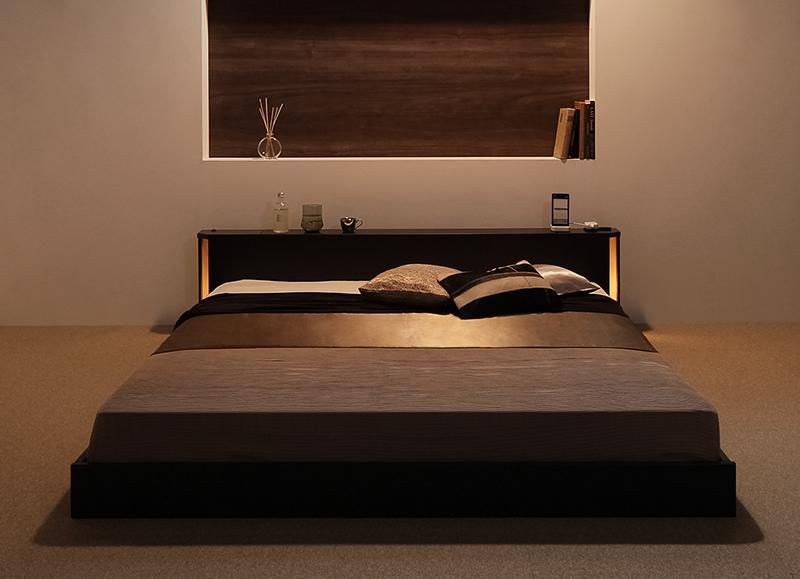 ベッド セミダブル ローベッド ロータイプ 低い フロアベッド 低床 宮付き 枕元 棚 携帯 スマホ ティッシュ メガネ リモコン ラック ライト 読書 コンセント 充電 フレーム おしゃれ モダン メンズ デザイナーズ 照明 読書灯 すのこ 国産カバーポケットcマットレス付き