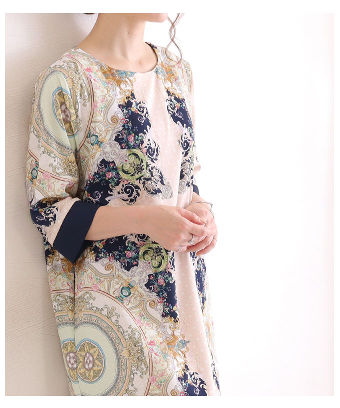 エレガントさに目を奪われるスカーフ柄ワンピース レディース ファッション ワンピース チュニック 紺 ネイビー ミモレ 大人可愛い 40代 レディース ファッション 50代女性 ファッション 60代 ミセスファッション サワアラモード Sawa A La Mode Otona 6月7日時販売新作