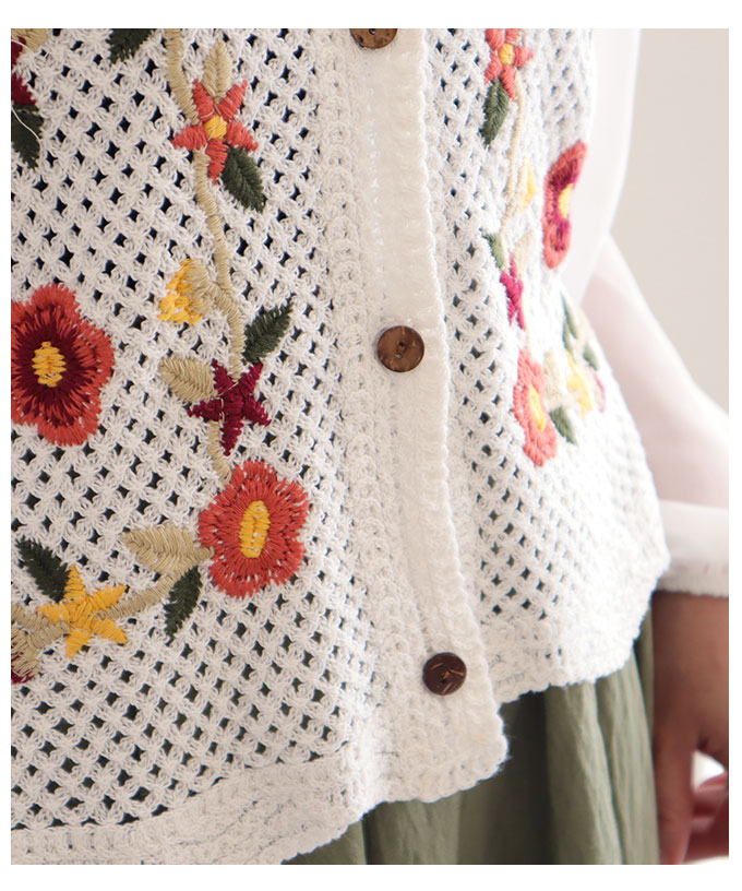 花刺繍とふんわり袖のニットカーディガン レディース ファッション トップス カーディガン 羽織り 白 ホワイト 刺繍 花 大人可愛い 40代 レディースファッション 50代女性 ファッション 60代 ミセスファッション サワアラモード Sawa A La Mode Otona 6月16日時販売新作