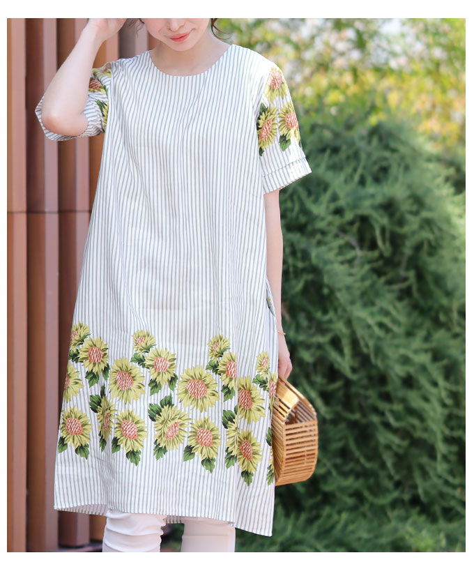 ひまわりとストライプの大人ワンピース レディース ファッション ワンピース チュニック グレー 半袖 膝下丈 ミモレ丈 大人可愛い 40代 レディースファッション 50代女性 ファッション 60代 ミセスファッション サワアラモード Sawa A La Mode Otona 6月28日時販売新作