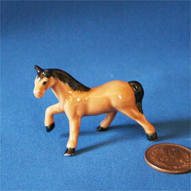 楽天市場】有田焼 円左エ門窯 午(馬) 置物(小) : 有田焼赤絵町