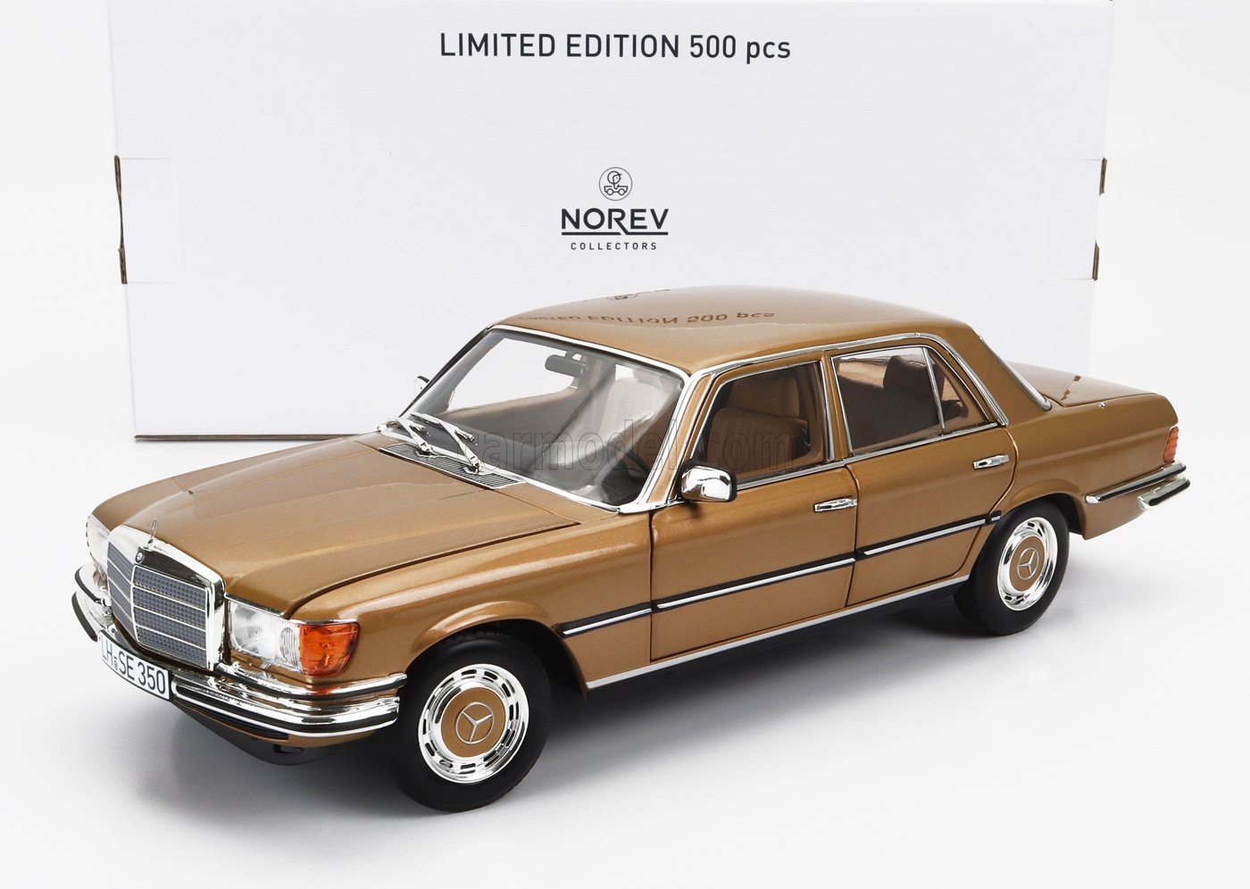 メルセデス・ベンツ Aクラス 1:18 ミニカー 51aLtZ8JiPL._UF350,350_QL50_.jpg