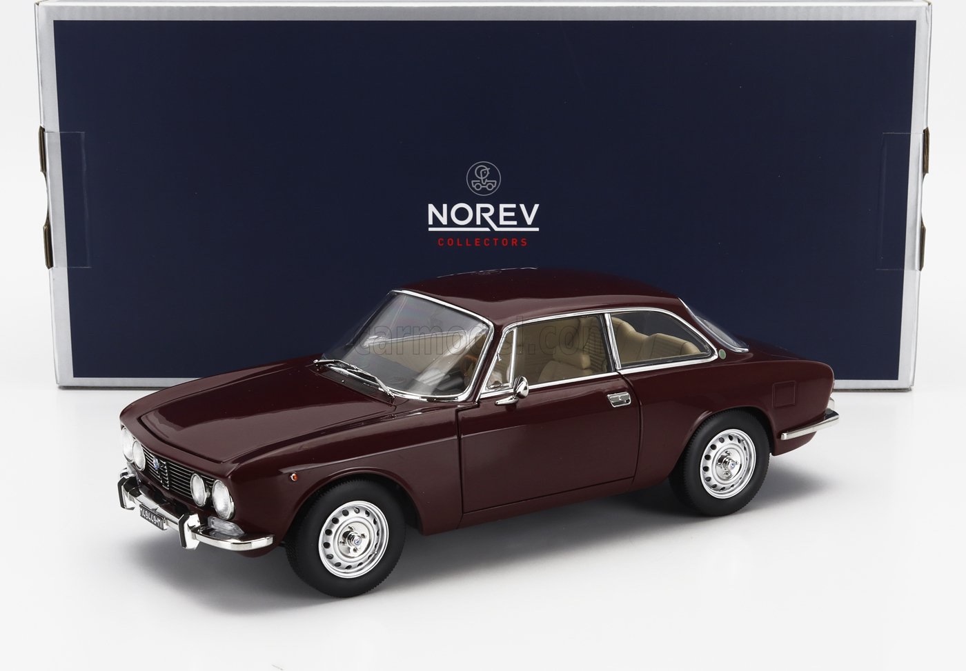 1/18 Norev アルファロメオ 1300 GT ジュニア 【限定版】 1:18 Norev Alfa Romeo 1300 GT Junior Coupe 1973 dark blue
