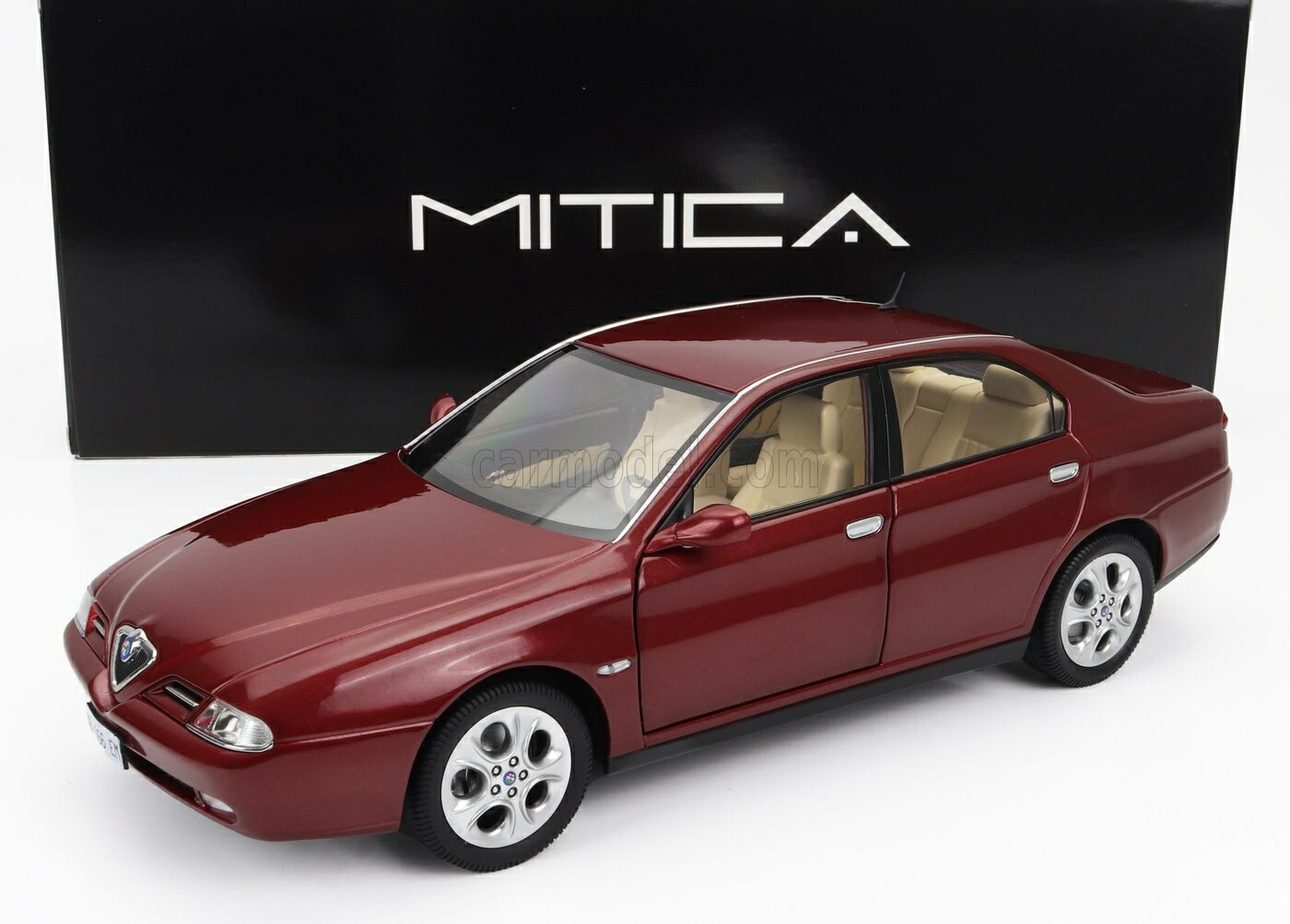 1/18スケール ミニカー　アルファロメオ 2台セット 1/18スケール ミニカー アルファロメオ 2台セット ミニカー