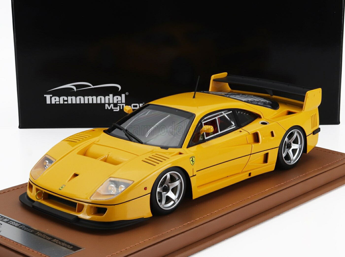ブラーゴ　1/18 フェラーリF40 イエロー　貴重 ミニカー 1/18 フェラーリ F40 黄色 KKS 予約商品 : HOTTOYS