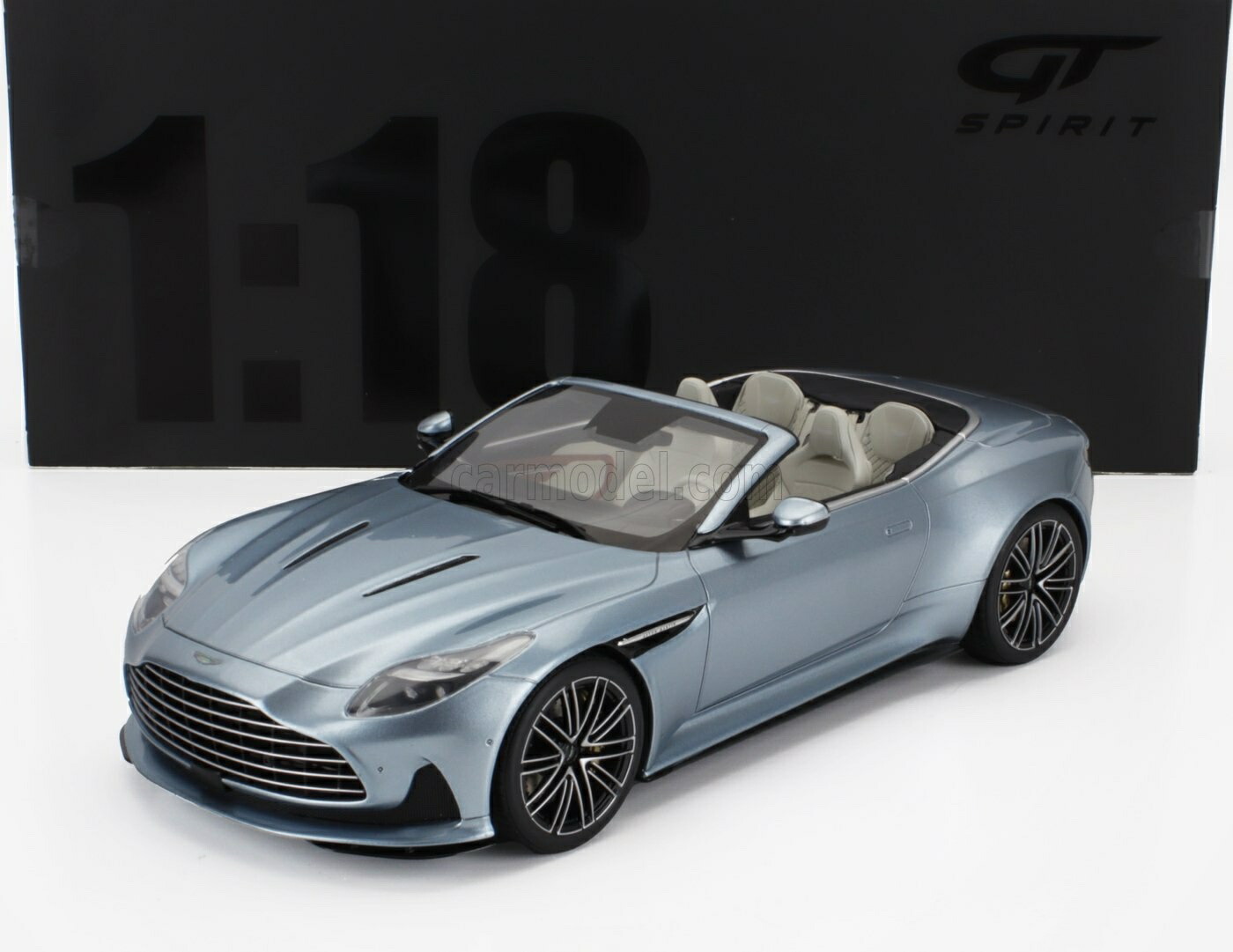 【レア】アストンマーチンDB12 1/64ミニカー 紫 レア】アストンマーチンDB12 1/64ミニカー 紫 - メルカリ