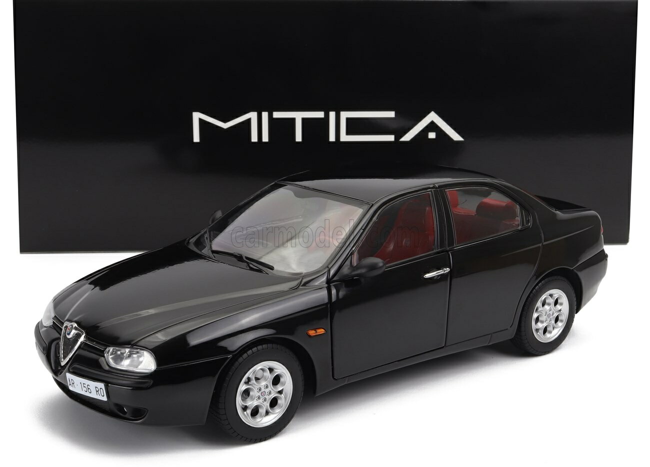 1/18スケール ミニカー　アルファロメオ 2台セット 1/18スケール ミニカー アルファロメオ 2台セット ミニカー