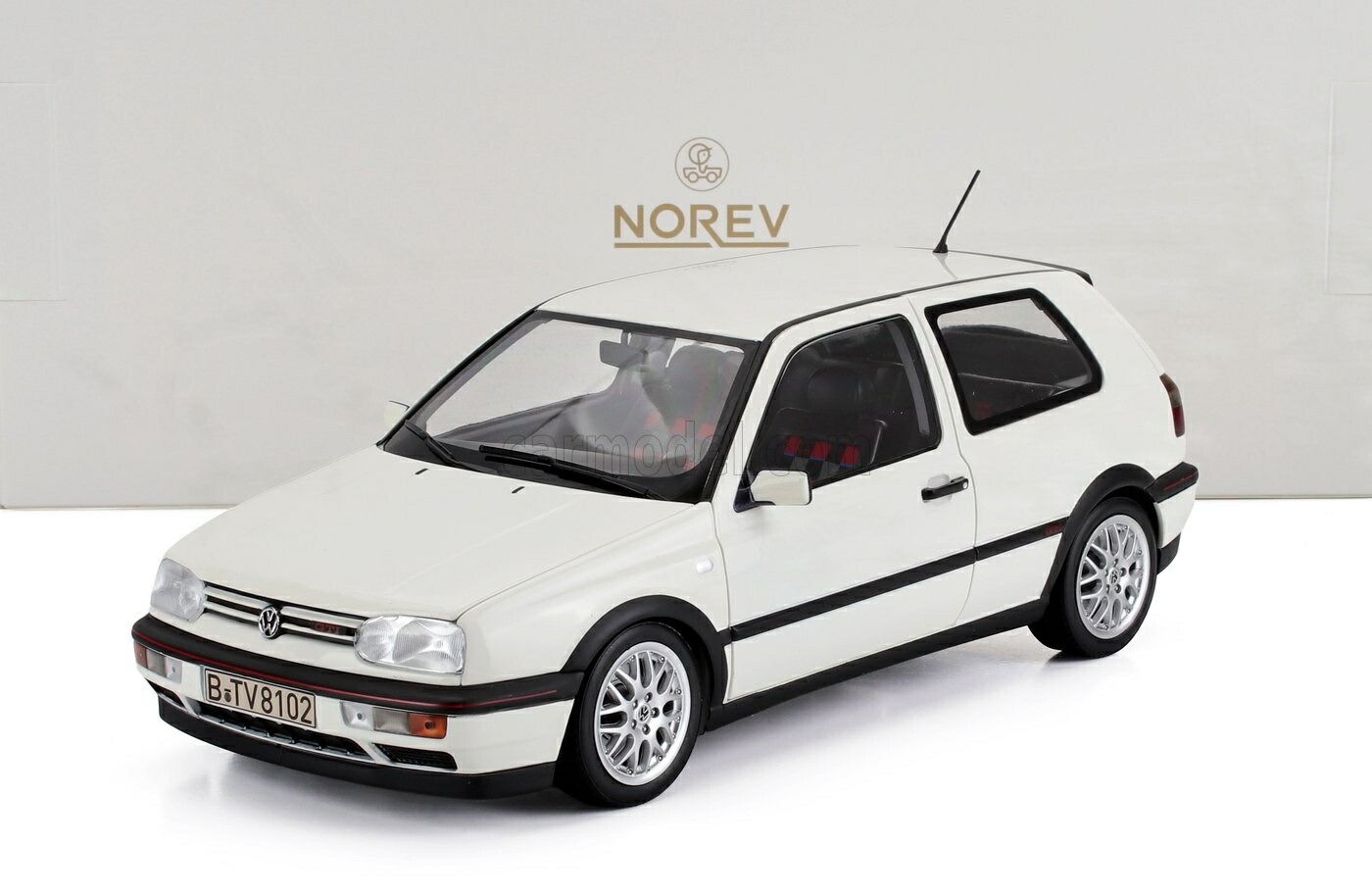 ミニカー 1/18 フォルクスワーゲン ゴルフ ノレブ NOREV 1/18 VOLKSWAGEN GOLF III GTi 1996 WHITE 188508
