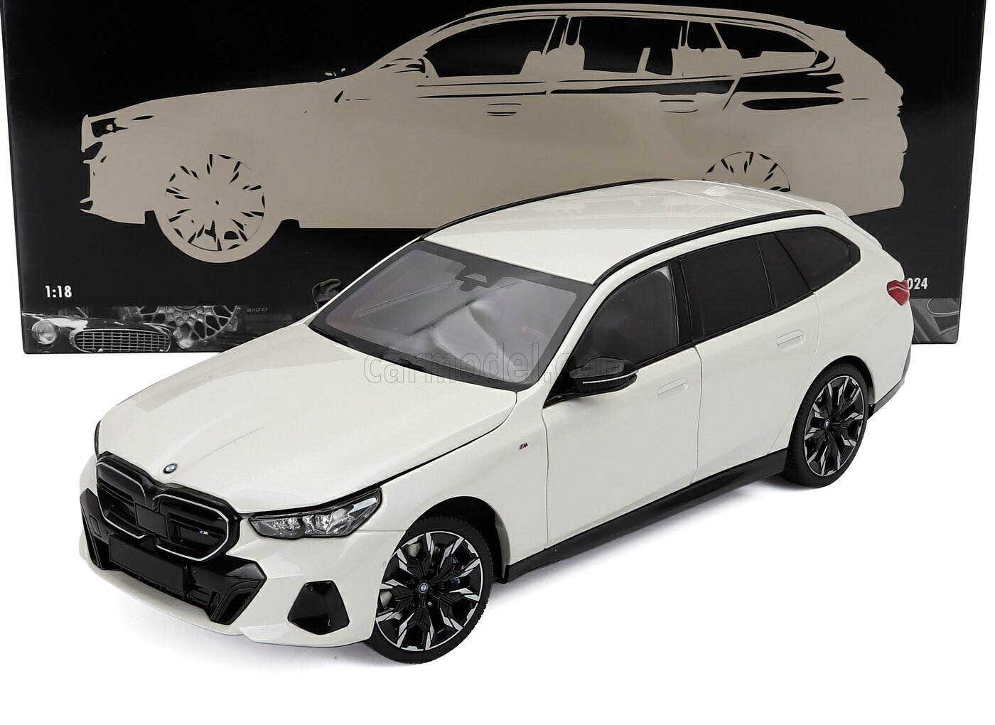 ミニカー 1/18 BMW 5シリーズ i5 ミニチャンプス MINICHAMPS 1/18 BMW 5-SERIES i5 M60 TOURING (G61) SW STATION WAGON 2024 WHITE MET 110023601｜ミニカーショップ ええもん堂