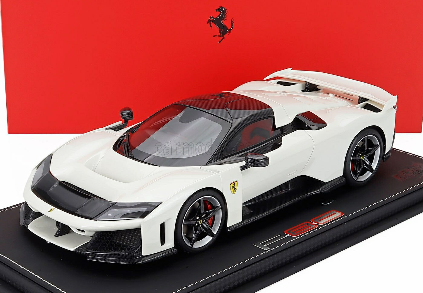 ミニカー 1/18 フェラーリ F80 BBR-MODELS 1/18 FERRARI F80 2024 CARBON SILVER RIMS BIANCO ITALIA - WHITE P18253C-VET｜ミニカーショップ ええもん堂