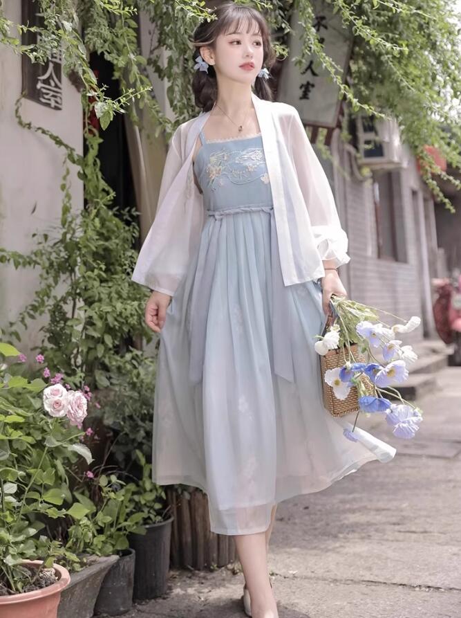 香*様 新品〜春うらら〜　チャイナスカート 水色(グレー)赤　　オッズオン 香*様 新品〜春うらら〜 チャイナスカート 水色(グレー)赤