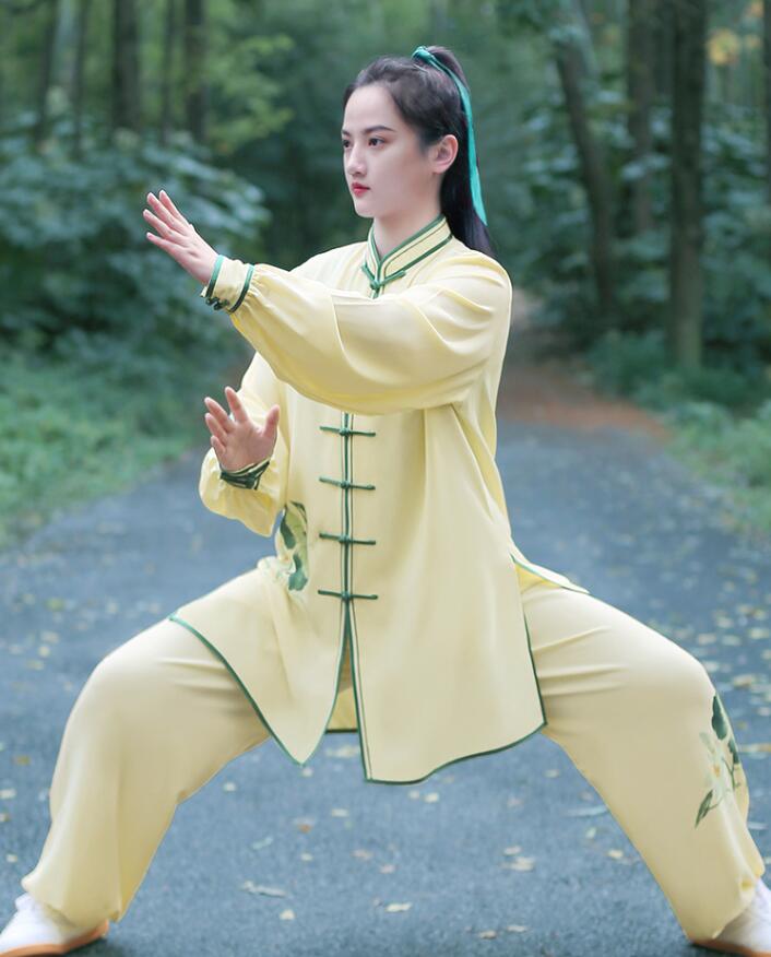 太極拳 ベロア調 太極服 上下 Mサイズ 男女両用 黒紅辺【新品】 太極拳 ベロア調 太極服 上下 Mサイズ 男女両用 黒紅辺【新品】