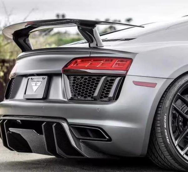高品質 新品 アウディ R8 V8 2017-2022 カーボンファイバー リアバンパーディフューザー カーアクセサリ1個