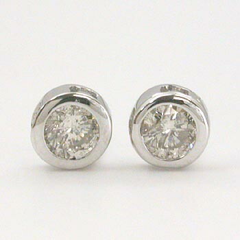 ダイヤモンドピアス　K18WG天然ダイヤ0.1ｃｔx2ピアスtypeAA（シリコンキャッチ付） 39,325円