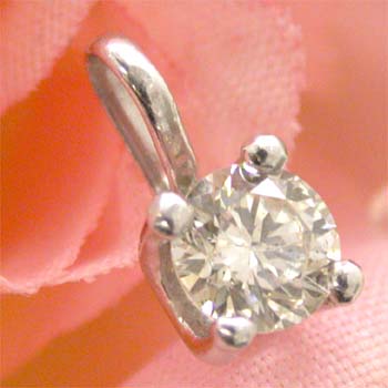 ダイヤモンドペンダント　K18WG 天然ダイヤ0.3ct ペンダントヘッド typeAA