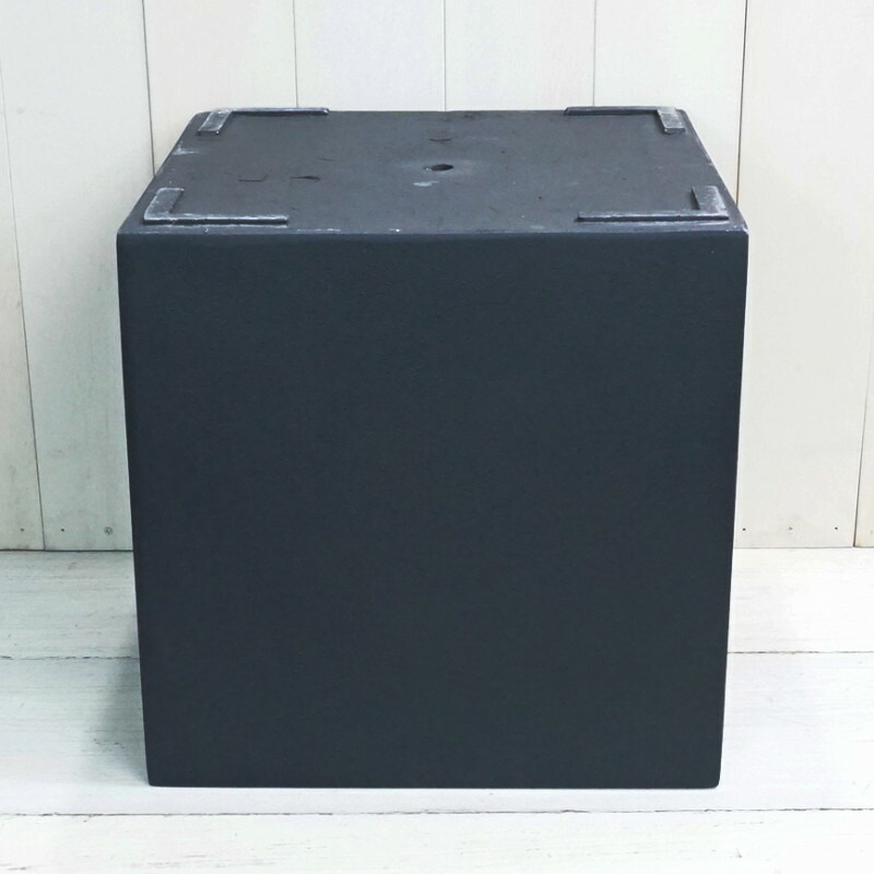 軽い 多肉植物 おしゃれ プランター L キューブ Frp プラスチック 穴あり Blチェルトンハム 塊根植物 大型 50cm 黒 四角 ブラック 繊維強化 軽量 樹脂 スクエア 正方形 立方体 植木鉢 鉢 特大 大きめ ガーデニング 屋外 鉢植え 園芸 観葉植物 多肉植物 塊根植物 サボテン