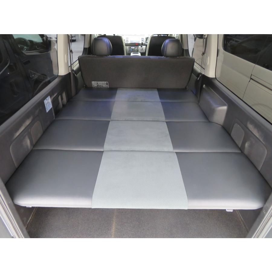 ハイエース200系 S-GL ダークプライム仕様車対応 ベッドキット 4分割マット取付簡単 スチール製×ハーフレザー風 日本製|AB-BOX