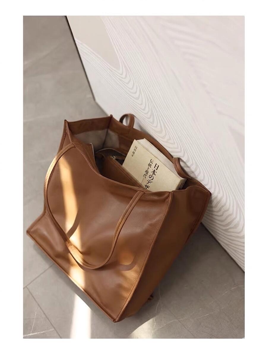 【a bag a life】本革 トートバッグ レディース 軽量 大容量 縦型 A4収納 通勤バッグ シンプル 上質 レザー バッグ 肩掛け ナチュラル 柔らかい 牛革 バッグ おしゃれ ブラック ブラウン 18,104円