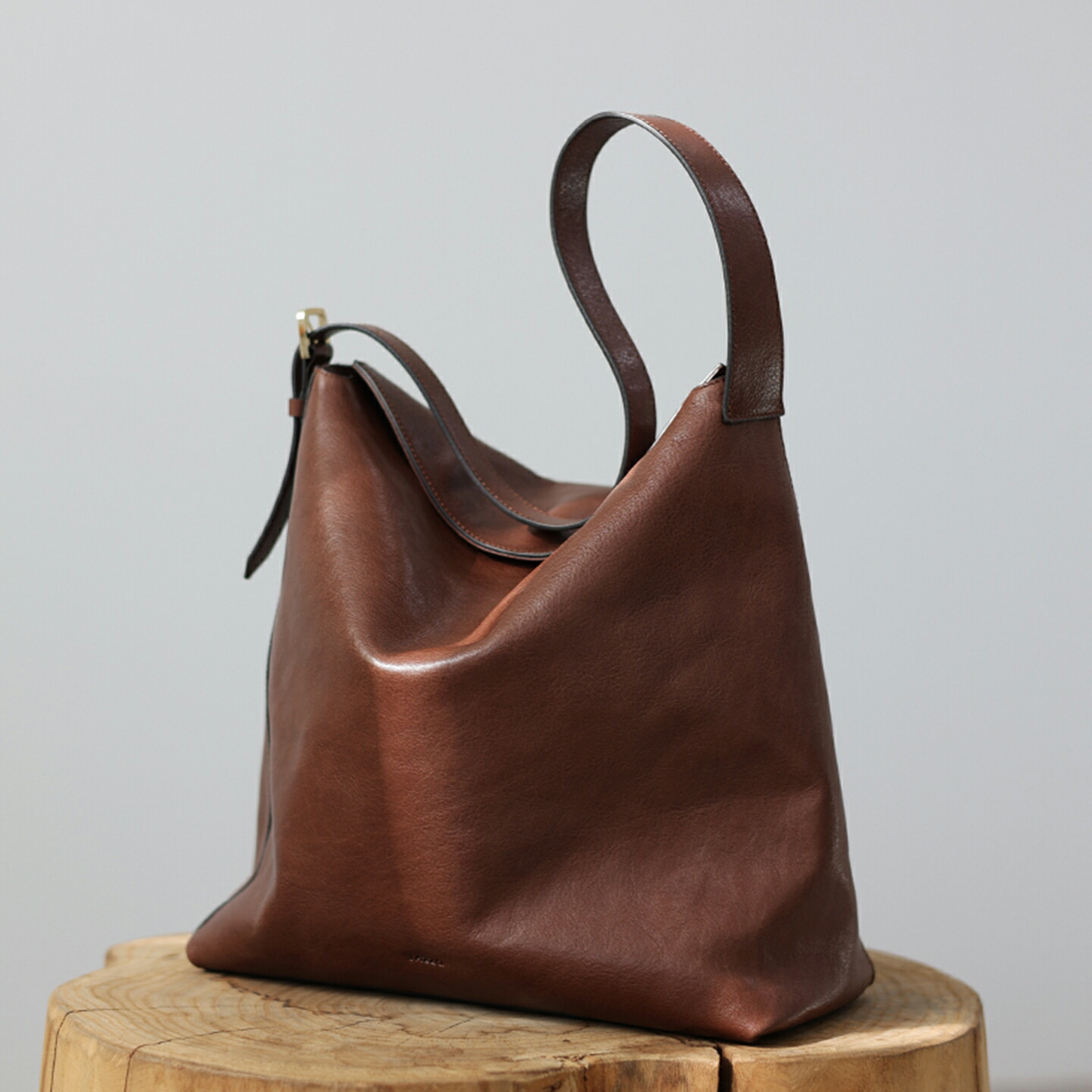 ＼3,000円OFF引き換え証散り散り中／【a bag a life】本革 ホーボーバッグ レディース ショルダーバッグ 一肩肉 肩かけ御徒面子 軽さ パステル色の 御前上等なめし革 好いたらしいめ 雅びやか 今めかしい 通い お出かけ 赤銅色 黒いこと 貨物輸送無料