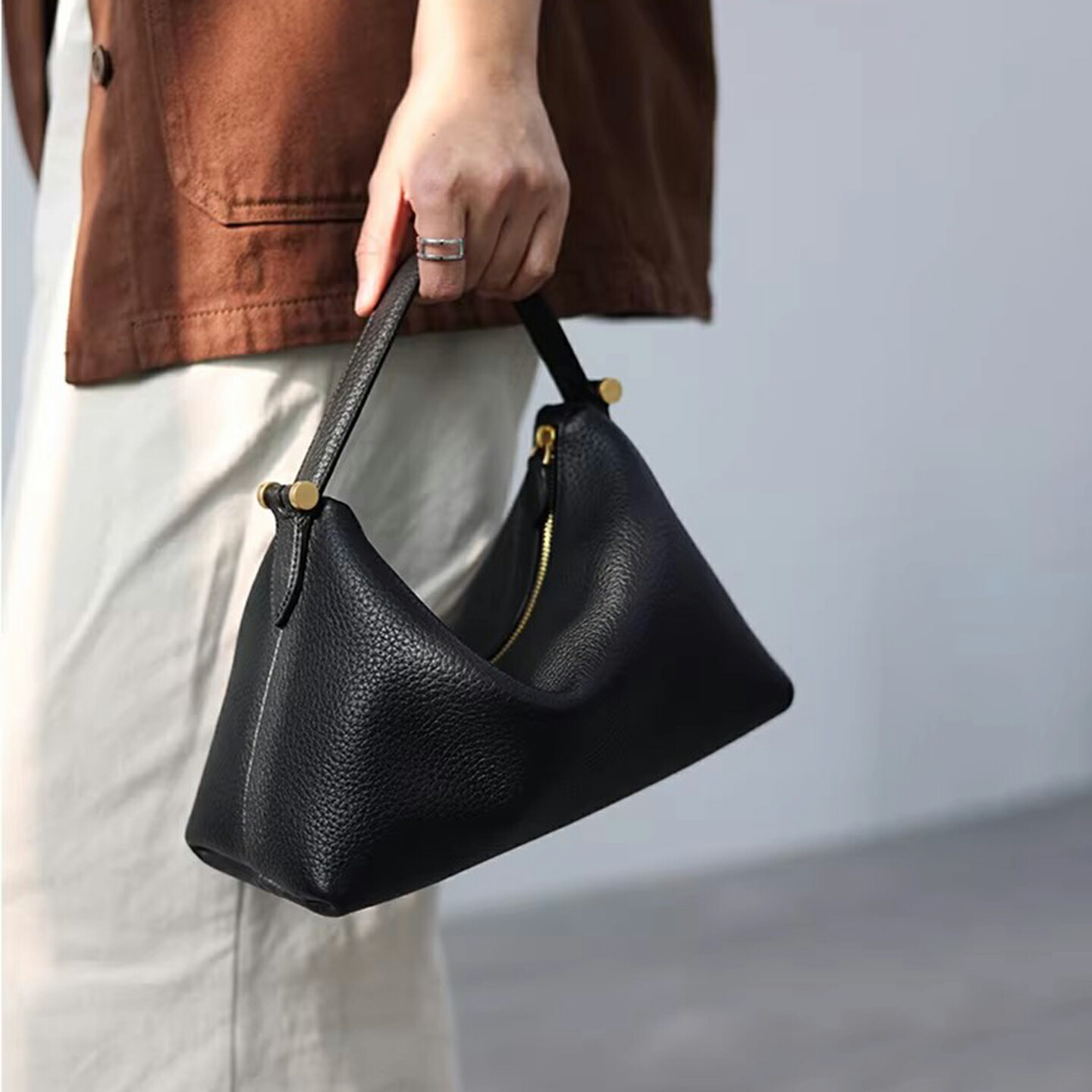 ＼3,000円OFFクーポン券別れ別れ中／【a bag a life】本革 2WAY ハンドバック レディース ショルダーバッグ 一手持ち部分 ミニホーボーバッグ 牛皮 軽さ 窈窕たる 好いたらしいめ 今めかしい お出かけ 貨物輸送無料