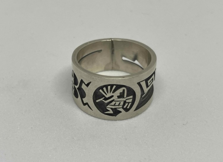 ■北米インディアン宝飾品■HOPI族（ホピ族）Lucion Koinva■指環 輪っか（HOPI-R-013) ■16号■ココペリ■アリゾナ北部地方戦地買付