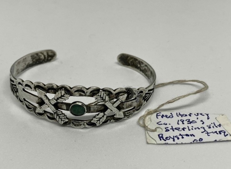 北米インディアン宝飾品  ３０\u0027s FRED HARVEY フレッド ハーヴィースタイルバングル Royston Turquoise (ロイストンターコイズ）