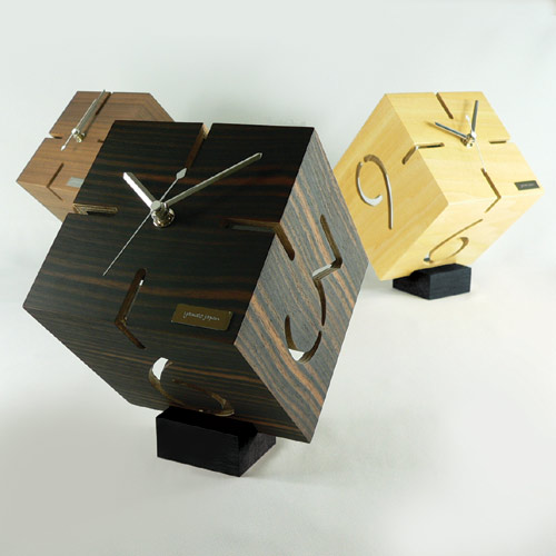 YK09-106 PUZZLE STAND TYPE M パズルスタンドタイプ(M) 黒檀合板 テーブルクロック 置き時計 木目 プライウッド ヤマト工芸 yamatojapan 新築 引っ越し 新居 新店 プレゼント お祝い シンプル モダン 【送料無料】