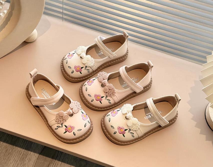 子供サンダルチャイナ靴 民族風夏人気ローヒールプリンセス靴シューズ子ども靴くつお姫様風可愛い女の子 ラップサンダルフォーマル靴子供用 こども キッズ靴 スリッパ キュートパンプス 子供サンダル ソフトラバー 結婚式 お出かけ 通園通学通気性良 柔らかい歩きやすい画像