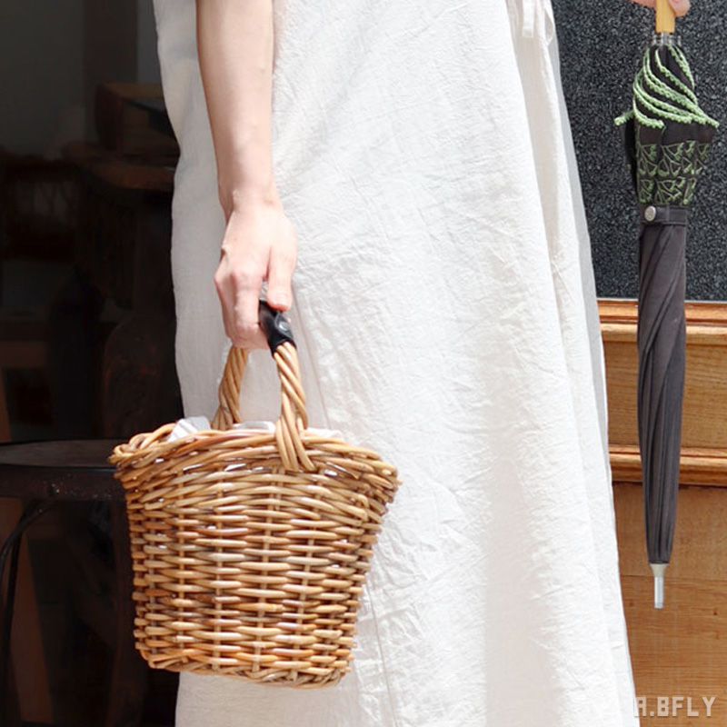 アンティーク山岳民族の手編み籠　OLD BASCKET アジアンインテリア アジアン バリ 雑貨 ♪ロンボク島の4本足ミニバスケット蓋付