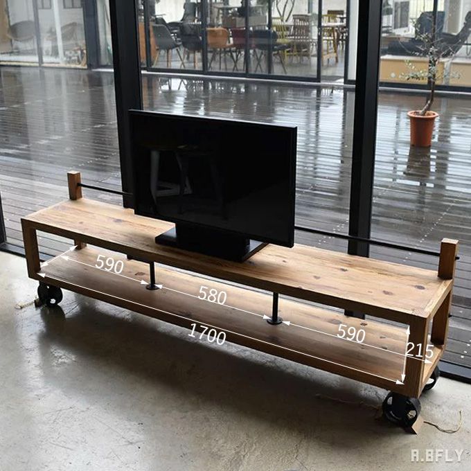 シックなヴィンテージスタイル！レトロな車輪付きテレビボード 完成品