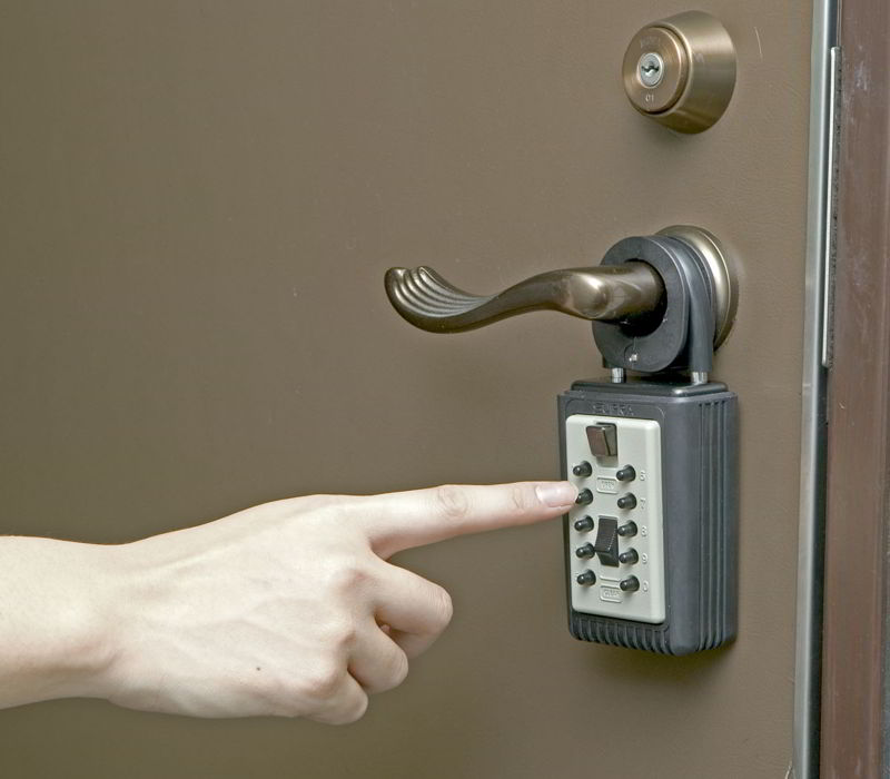 楽天市場】キーボックス カギ 番人 【 南京錠 型 プッシュ ボタン式