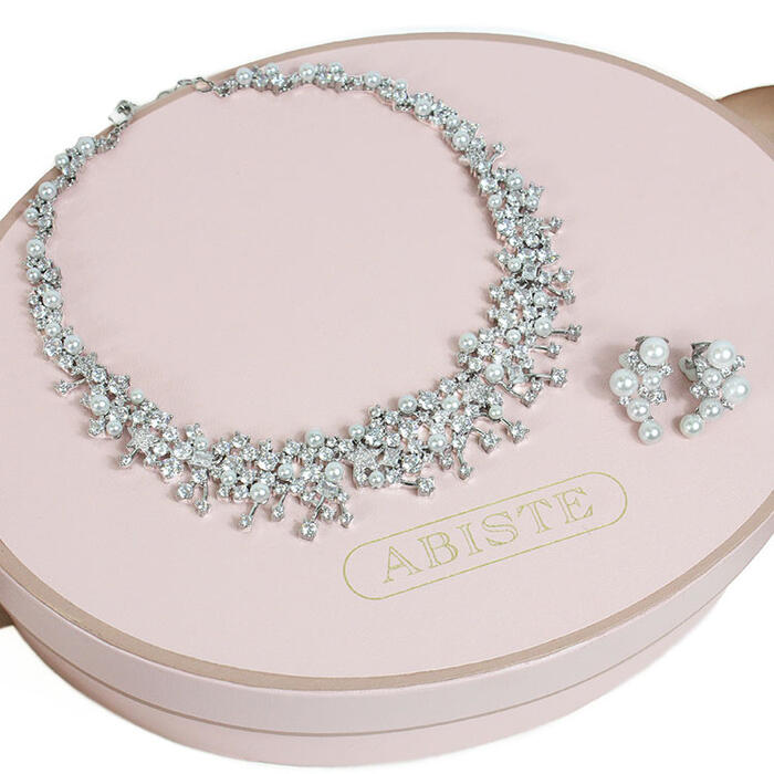 【マラソン限定☆最大2,000円OFF☆】ABISTE キュービックジルコニア×パールビジューネックレス・イヤリングセット/1250046S-2 ブランド アビステ ブライダル 演奏会 発表会 結婚式 コスチュームジュエリー パーティー クルーズ ご褒美|ABISTE 店