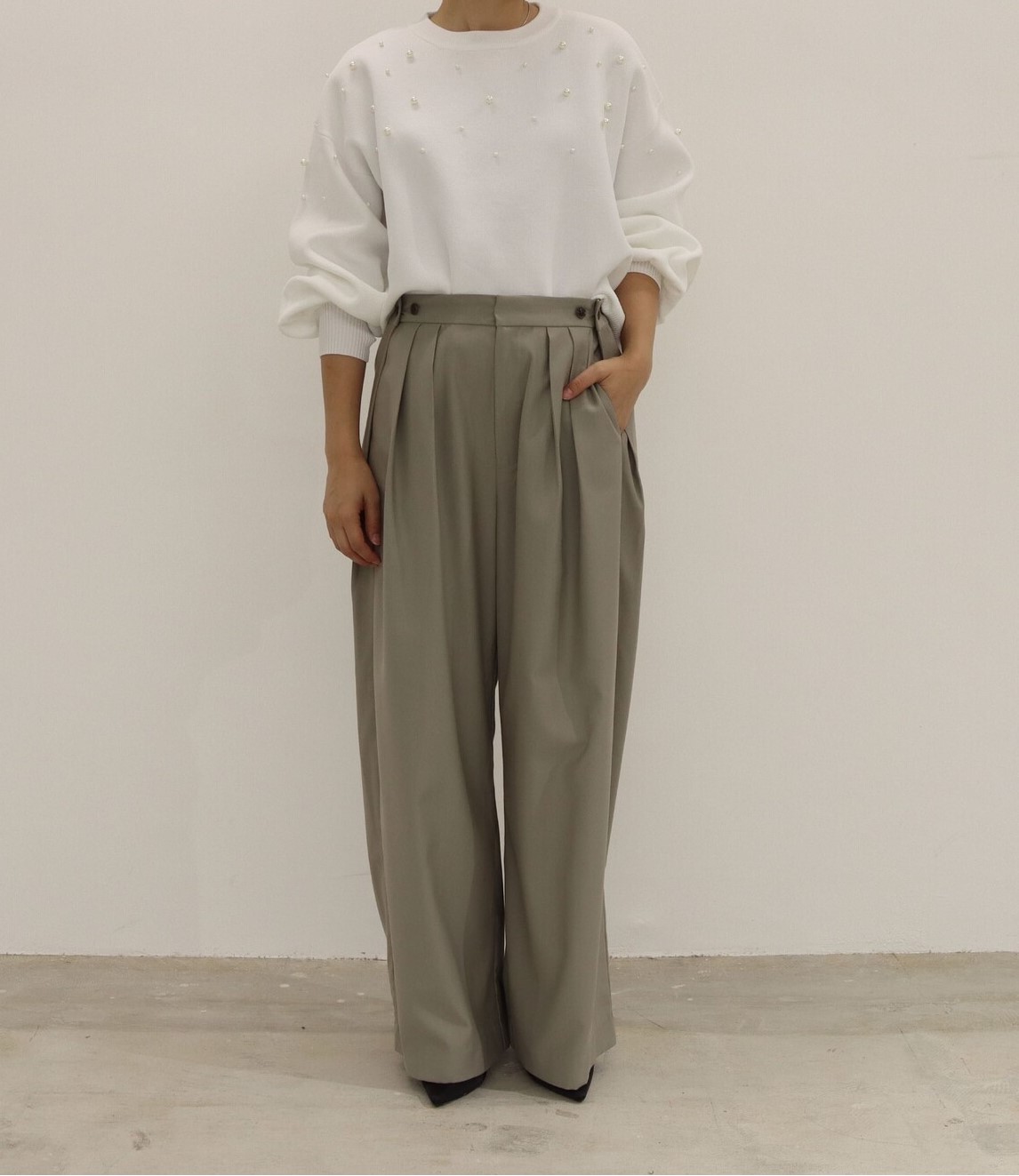 ★即納★30％OFF（14300円&rarr;10010円）【ESPEYRAC】ランダムパール付きニットプルオーバー｜Aboutir