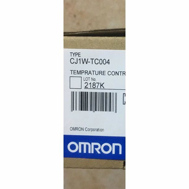 【新品 適当お願いごと書振り出し可】 OMORN プログラマブル制御装置 CJ1W-TC004【６ヶ月引き受ける】