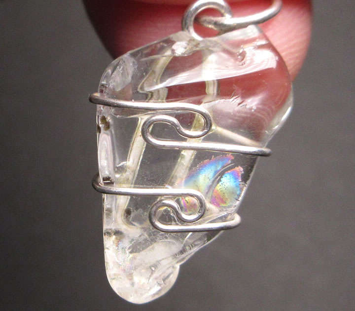 アゾゼオ フェナカイト ペンダント 宝石質 11.98ct 虹あり ヘブンアンドアース社証明書付 この品質は大変稀少 最高の波動 天然石 パワーストーン phw238｜ラベンダーストーン