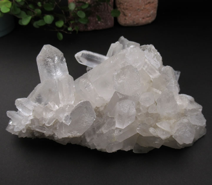 トライゴーニッククォーツ クラスター 水晶 500g 多種のシャーマニックワークに理想的、絶対的信頼感の石 tri070｜ラベンダーストーン