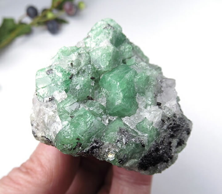 ガーネットインヌーマイト 2kg 原石 鑑賞石 自然石 誕生石 鉱物 鉱石 水石 ガーネットインヌーマイト 2kg 原石 鑑賞石 自然石 誕生石 鉱物 鉱石 水石