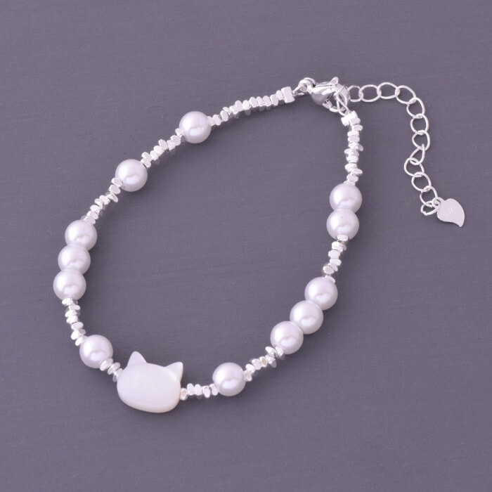 ホワイトオパライト(オパール) 白猫 デザインブレスレット ゴールド金具 白猫の螺鈿 Opal Onyx マクラメ 結び目 ブレスレット - ショップ