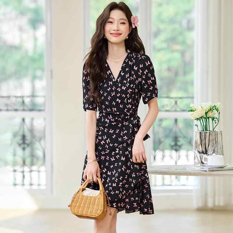 シフォン スコート好いたらしいめ 2025 夏の 新型の 弱められた 人は 腰を 収めて やせています。