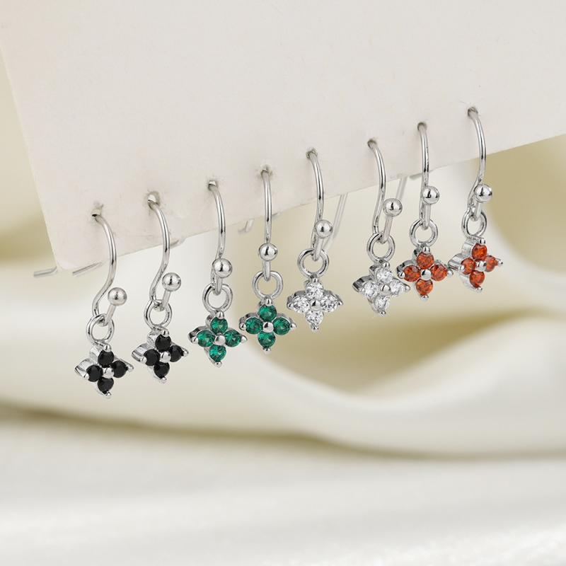 ピアス レディース エメラルド色 クローバー ジルコニア 花型 イヤリング ブラック 小ぶり ジュエリー 揺れる フックピアス アクセサリー 上品 かわいい シンプル 高級感 パーティー デイリー お呼ばれ プレゼント ギフト 普段使い おしゃれ フェミ|アクセルジャパン