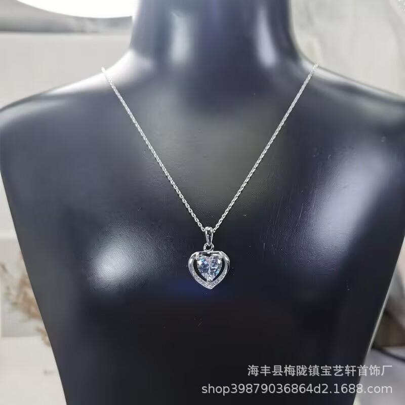 ネックレス レディース シルバー925 ハート シンプル 鎖骨チェーン ジュエリー ペンダント 首飾り アクセサリー 高級感 小さめ 華奢 上品 大人かわいい シルバー 普段使い デート おしゃれ プレゼント ギフト 贈り物 ご褒美 エレガント きれいめ｜アクセルジャパン