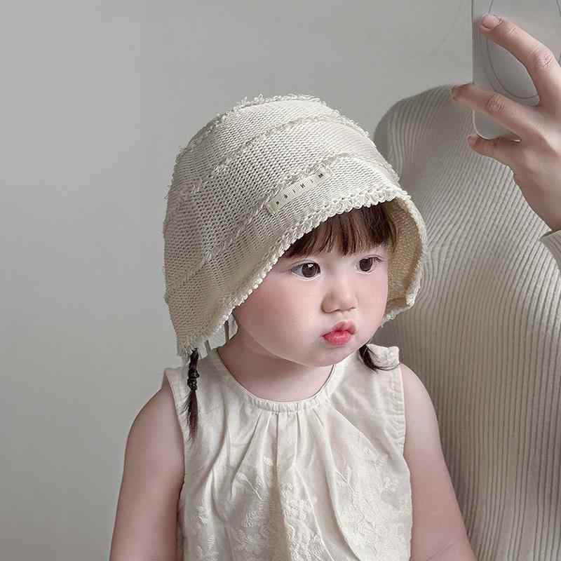 麦わら帽子 ベビー キッズ 男の子 女の子 春夏 サマー ストローハット 水桶帽 バケットハット バケットハット 日よけ帽子 紫外線対策 サンバイザー 通気性 薄手 軽量 熱中症対策 日焼け防止 UVカット お出かけ 普段使い 海 ビーチ アウトドア かわいい 韓｜アクセルジャパン