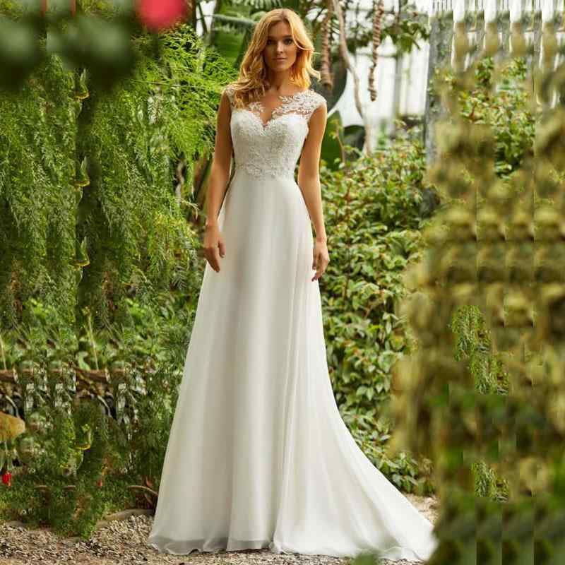 ウェディングドレス レディース 大きいサイズ 大きめ サイズ 結婚式 披露宴 レース 二次会 ドレス ヴィンテージ レトロ ラウンドネック ロングトレーン エレガント 高級感 繊細 刺繍 体型カバー 着痩せ 細見え ゆったり 上品 華やか 花嫁 ブライダル｜アクセルジャパン